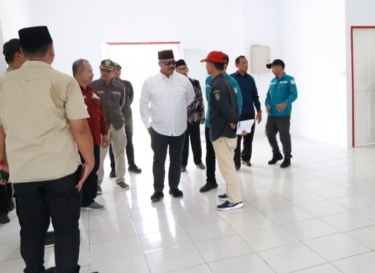 Bupati Kutai Kartanegara (Kukar) Edi Damansyah meminta supaya kualitas layanan serta kinerja aparatur kecamatan Kembang Janggut dapat lebih maksimal.