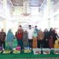 Kunjungan Kerja hari ke-6 di Bulan Ramadhan 1445 H, Bupati Kutai Kartanegara (Kukar) Edi Damansyah memberikan bantuan paket Ramadhan untuk kaum Dhuafa di masjid At Taqwa Desa Kahala Kecamatan Kenohan, Sabtu (16/03/2024).
