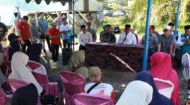 Bupati Kutai Kartanegara (Kukar Idaman) Edi Damansyah serahkan bantuan dana hibah sebesar Rp 500 juta dalam program Dedikasi Kukar Idaman.