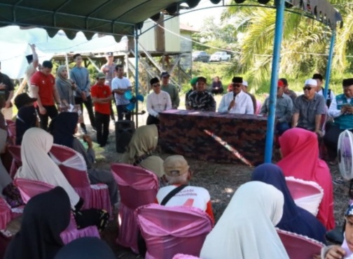 Bupati Kutai Kartanegara (Kukar Idaman) Edi Damansyah serahkan bantuan dana hibah sebesar Rp 500 juta dalam program Dedikasi Kukar Idaman.