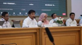 Kepala Dinas Pemberdayaan Masyarakat dan Desa (DPMD) Arianto menjelaskan tentang Hasil Evaluasi Capaian Tahun 2023 serta Target Program Perangkat Daerah (OPD) Tahun 2024.