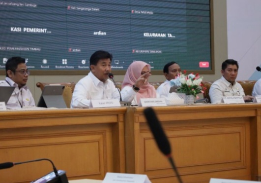 Kepala Dinas Pemberdayaan Masyarakat dan Desa (DPMD) Arianto menjelaskan tentang Hasil Evaluasi Capaian Tahun 2023 serta Target Program Perangkat Daerah (OPD) Tahun 2024.