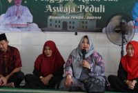 Maslianawati Edi Damansyah Ketua Penggerak Pemberdayaan Kesejahteraan Keluarga (PKK) Kabupaten Kutai Kartanegara yang juga sebagai pembina Majelis taklim Ahlus-Sunnah wal-Jama’ah atau biasa disebut Aswaja Kukar, hadir dalam Pengajian Aswaja dan Aswaja peduli pada Jumat (22/3/24).