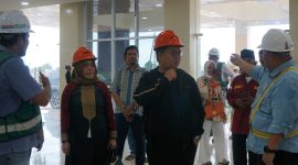 Wakil Bupati Kutai Kartanegara (Kukar), Rendi Solihin lanjutkan kegiatan safari Ramadhan 2024 dan sempatkan melihat progres pembangunan RS Muara Badak, Jumat (15/3/2024).