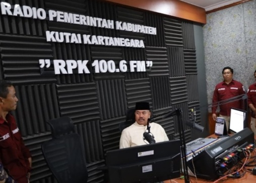 Bupati Kutai Kartanegara Edi Damansyah telah melantik 3 orang Dewan Pengawas Lembaga Penyiaran Publik Lokal Radio Pemerintah Kabupaten Kutai Kartanegara atau dikenal dengan RPK Periode 2024 – 2029.