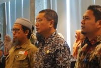 Sekda Provinsi Kaltim Sri Wahyuni pada sambutannya menuturkan dirinya sangat mengapresiasi digelarnya kegiatan kick off meeting ini serta sosialisasi pelaksanaan program penyaluran dana FCPF-CF kepada Pemerintah Desa/kampung/Kelurahan dan kelompok masyarakat