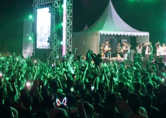 Penutupan Festival Pesta Laut Pesisir Nusantara 2024 di Samboja dimeriahkan Band Guyon Waton dari Yogyakarta