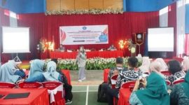 Ketua PKK Kabupaten Kutai Kartanegara Maslianawati Edi Damansyah berkesempatan untuk membuka secara langsung Kelanjutan rapat koordinasi dalam rangka sinkronisasi program maupun kegiatan PKK Kabupaten serta PKK Kecamatan tahun 2025