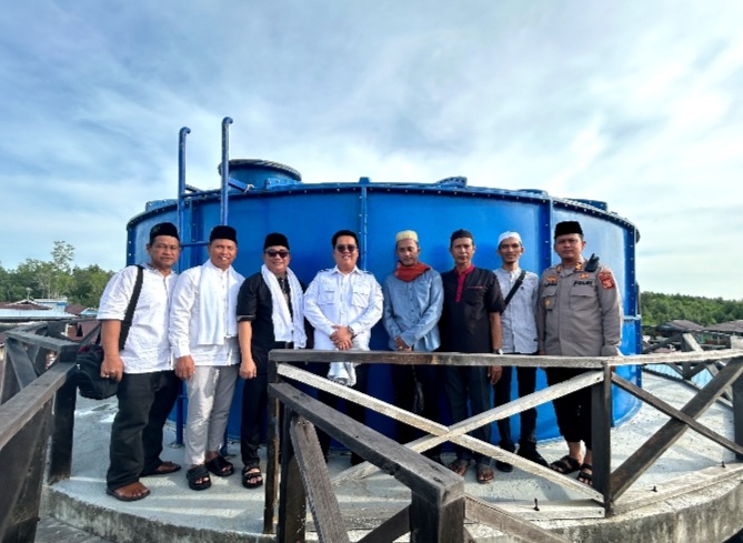 Listrik dan air merupakan 2 kebutuhan yang sangat diperlukan bagi masyarakat di Desa Muara Pantuan, Kecamatan Anggana, Kutai Kartanegara (Kukar).