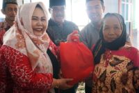 Ketua Penggerak Pemberdayaan Kesejahteraan Keluarga (PKK) Kabupaten Kutai Kartanegara sekaligus pembina majelis taklim Ahlus-Sunnah wal-Jama’ah (Aswaja) bersilahturahmi ke Masjid Jumratul Ula Desa Muhuran Kecamatan Kota Bangun, Minggu (17/3/24).