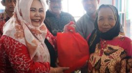 Ketua Penggerak Pemberdayaan Kesejahteraan Keluarga (PKK) Kabupaten Kutai Kartanegara sekaligus pembina majelis taklim Ahlus-Sunnah wal-Jama’ah (Aswaja) bersilahturahmi ke Masjid Jumratul Ula Desa Muhuran Kecamatan Kota Bangun, Minggu (17/3/24).