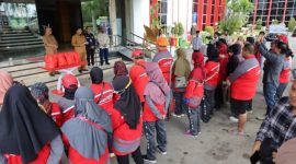 Pemerintah Kutai Kartanegara (Kukar) diwakili oleh Sekda H Sunggono menerima sebanyak 803 paket Bantuan Sembako.