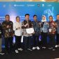 Kabupaten Kutai Kartanegara (Kukar) menerima Penghargaan terbaik I Championship Tim Percepatan dan Perluasan Digitalisasi Daerah (TP2DD) 2024 Wilayah Kalimantan di Dyandra Convention Center Surabaya, Kamis (7/11).