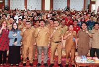 Sekretaris Daerah (Sekda) Kabupaten Kutai Kartanegara (Kukar) Sunggono hadiri Evaluasi Perkembangan Desa se Kukar yang dilakukan oleh Dinas Pemberdayaan Masyarakat Desa (PMD) Kabupaten Kukar Gedung Putri Karang Melenu (PMK) Desa Teluk Dalam, Tenggarong Seberang, Selasa (12/11/2024).