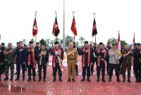 Penjabat sementara (Pjs) Bupati Kutai Kartanegara (Kukar) Bambang Arwanto hadir dalam kegiatan Kirab Pasukan Brigade Mobil (Brimob) II di Panggung Tribun Lapangan Upacara Kantor Bupati Kukar, Tenggarong, Minggu (17/11).