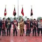 Penjabat sementara (Pjs) Bupati Kutai Kartanegara (Kukar) Bambang Arwanto hadir dalam kegiatan Kirab Pasukan Brigade Mobil (Brimob) II di Panggung Tribun Lapangan Upacara Kantor Bupati Kukar, Tenggarong, Minggu (17/11).