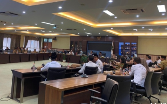 DPRD Kutai Kartanegara menggelar Rapat Dengar Pendapat Komisi IV dengan pihak terkait bahas permasalahan Guru Agama