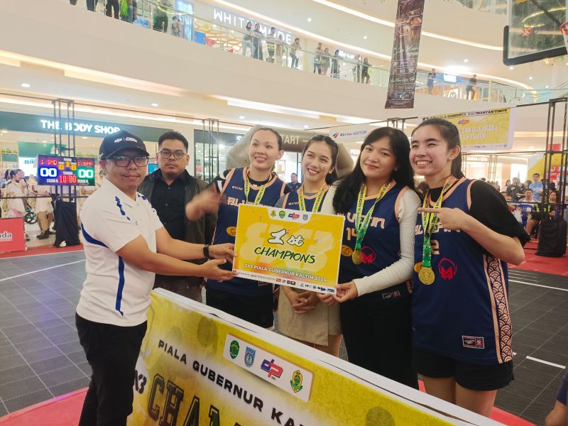 Ket. Foto : Tim basket Bluefin Sweetie Samarinda