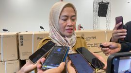 Ket. Foto: Pelaksana Harian (PLH) Dispora Kaltim, Sri Wartini.