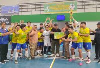 Ket. Foto: Euforia Kemenangan Juara 1 Liga Sepak Bola Antar OPD.