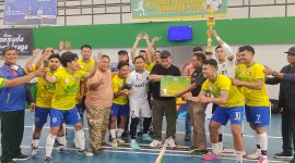 Ket. Foto: Euforia Kemenangan Juara 1 Liga Sepak Bola Antar OPD.