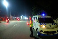 Patroli Blue Light dilakukan oleh Satlantas Polres Kukar di sekitar Jalan Diponegoro, Kelurahan Panji, Kecamatan Tenggarong, pada Minggu (10/11) malam. 