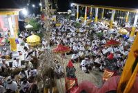 Pjs Bupati Kukar, Bambang Arwanto hadiri Upacara Karya Ngenteg linggih Mepedudusan Agung Medasar Antuk Taur Wrespati Kalpa Agung di Pura Payogan Agung Kutai, Kelurahan Loa Ipuh Tenggarong, Sabtu (16/11/24) pagi.