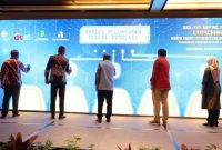 Sekretaris Daerah (Sekda) Kutai Kartanegara (Kukar) resmikan Launching (peluncuran) Kartu Kredit Pemerintah Daerah (KKPD) Kukar di Hotel Mercure, Samarinda, Jumat (29/11/24).