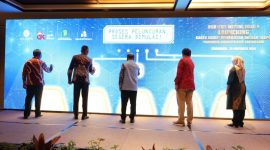 Sekretaris Daerah (Sekda) Kutai Kartanegara (Kukar) resmikan Launching (peluncuran) Kartu Kredit Pemerintah Daerah (KKPD) Kukar di Hotel Mercure, Samarinda, Jumat (29/11/24).