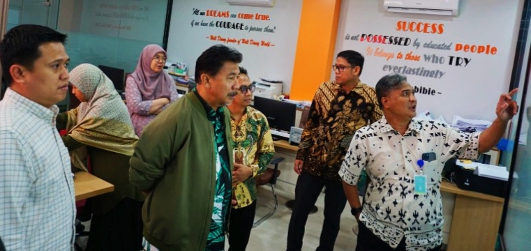 Sekretaris Daerah (Sekda) Kutai Kartanegara (Kukar) Dr Sunggono lakukan Kunjungan Kerja ke Universitas Hasanuddin (Unhas) Makassar bahas Kerja Sama Daerah di Fakultas Kedokteran Universitas Hasanuddin Makassar, Jumat (8/11/24)