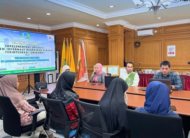 Diarpus Kukar melalui Bidang Pengelolaan dan Perijinan Penggunaan Arsip gelar Bimbingan Teknis Implementasi Aplikasi Sistem Informasi Kearsipan Dinamis Terintegrasi (SRIKANDI) untuk kelurahan/desa di Kecamatan Tenggarong,  pada Kamis (7/11).