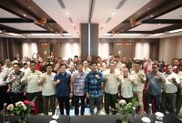 Sekretaris Daerah (Sekda) Kabupaten Kutai Kartanegara (Kukar) Sunggono sebagai pembuka paxa Rapat kerja pembentukan Satuan Tugas Perlindungan Masyarakat (Satgas Linmas) di ruang Mandapa hotel Fugo Samarinda, Minggu (10/11/2024).