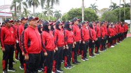 Sebanyak 190 ASN dalam Kontingen Porprov KORPRI III/2024 dilepas secara resmi di Halaman Kantor Bupati, Kamis (28/11/2024). 