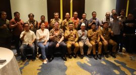 Penandatanganan perjanjian kerjasama PT REA Kaltim Plantations dengan Koperasi Produsen Perkebunan Sumber Bumi Jaya Desa Long Lalang Kecamatan Tabang yang dilakukan di di Ballroom Midtown Hotel Samarinda, Senin (11/11).