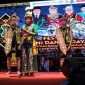 Festival seni dan budaya Persekutuan Dayak Kalimantan Timur (PDKT) yang dilaksanakan di area parkir Stadion Rondong Demang Kota Tenggarong, Kamis ( 14/11 ) malam.