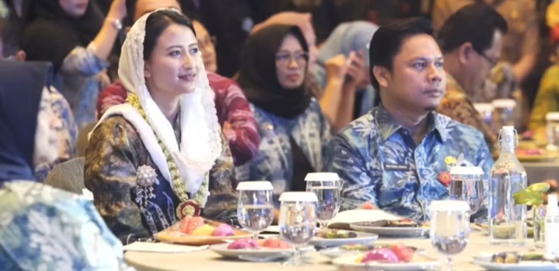 Wamendag RI, Dyah Roro Esti Widya Putri hadiri acara Anugerah Perlindungan Konsumen 2024 kepada tiga pasar di Kabupaten Kutai Kartanegara, Senin (18/11).