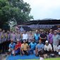 Kapolres Kutai Kartanegara, AKBP Heri Rusyaman bersama rombongan tinjau kolam pembibitan ikan Aiptu Misprianto salah satu anggota Sat Intelkam Polres Kutai Kartanegara di Desa Ponoragan, Kecamatan Loa Kulu, pada Senin (4/11/2024).