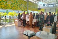 Polsek Sangasanga hadir dalam Pelantikan dan Bimbingan Teknis Pengawas TPS di Guest House Green 99, Kelurahan Sangasanga Dalam, Kecamatan Sangasanga, Kabupaten Kutai Kartanegara. 