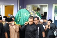 Pelepasan jenazah Ketua DPRD Kabupaten Kukar H Junaidi Bin Adul Ijab ke Pemakaman Muslimin Muara Lengat Loa Ipuh, Tenggarong, Selasa (3/12/2024).