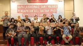 Bapenda melalui Pemkab Kukar gelar Rapat Koordinasi (Rakor) dan Evaluasi Penerimaan Pendapatan Asli Daerah (PAD) Semester II tahun 2024 di Hotel Remzy Makassar, Kamis (5/13/2024).