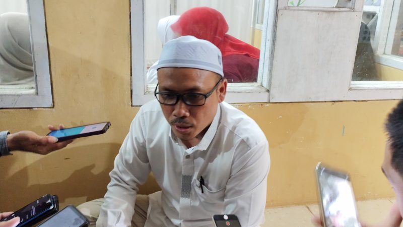 Kepala Desa Loa Raya, Martin