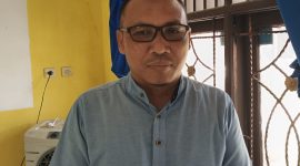 Kepala Desa Loa Raya, Martin,