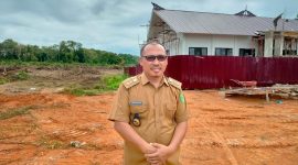 Kepala Desa Loa Raya, Martin