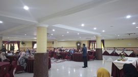 Dinas Pemberdayaan Masyarakat dan Desa (DPMD) Kabupaten Kutai Kartanegara (Kukar) menggelar kegiatan peningkatan kapasitas bagi Aparatur Sipil Negara (ASN) yang bertajuk High Impact Peak Performance Melayani dengan Hati, Menginspirasi dengan Aksi ini dilaksanakan di Gedung Serbaguna DPRD Kukar pada Rabu (21/5/2025).