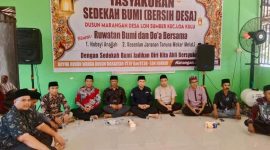 Sekretaris Dinas Pemberdayaan Masyarakat dan Desa (DPMD) Kabupaten Kutai Kartanegara (Kukar), Mohammad Yusran Darma, menghadiri kegiatan sedekah bumi dan doa bersama yang digelar di Dusun Marangan, Desa Loh Sumber, Kecamatan Loa Kulu, Sabtu (23/5/2025).