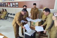 Dinas Pemberdayaan Masyarakat dan Desa (DPMD) Kabupaten Kutai Kartanegara (Kukar) bersama Dinas Kearsipan dan Perpustakaan (Diarpus) Kukar memusnahkan arsip yang sudah tidak memiliki nilai guna, Senin (11/8/2025).