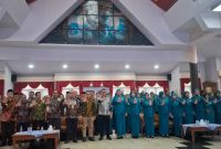 Ketua Tim Penggerak Pemberdayaan dan Kesejahteraan Keluarga (TP-PKK) Kabupaten Kutai Kartanegara (Kukar) resmi dikukuhakan dan pelantikan pengurus PKK tingkat kecamatan, bersamaan dengan pelantikan pengurus posyandu, yang berlangsung di Pendopo Odah Etam, Sabtu (23/8/2025).